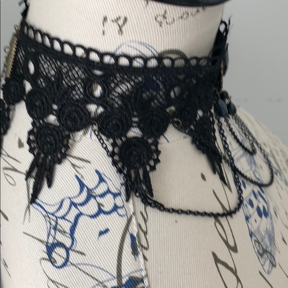 Black Lace Choker - Picture 5 of 7